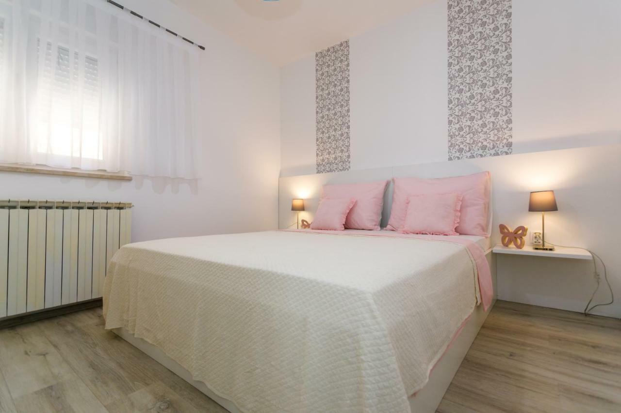Apartman Brajutovci 26 Kornić Kültér fotó