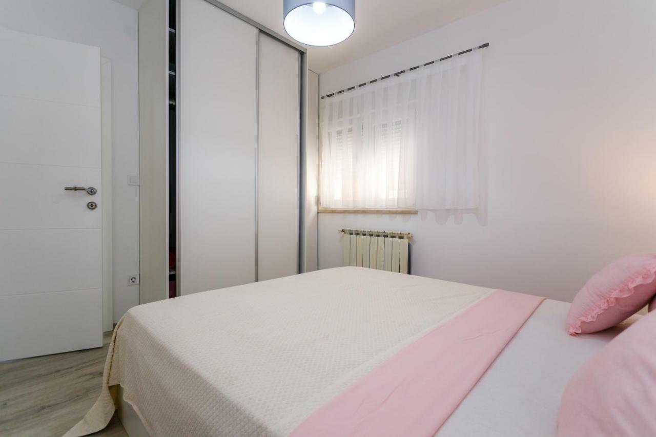 Apartman Brajutovci 26 Kornić Kültér fotó
