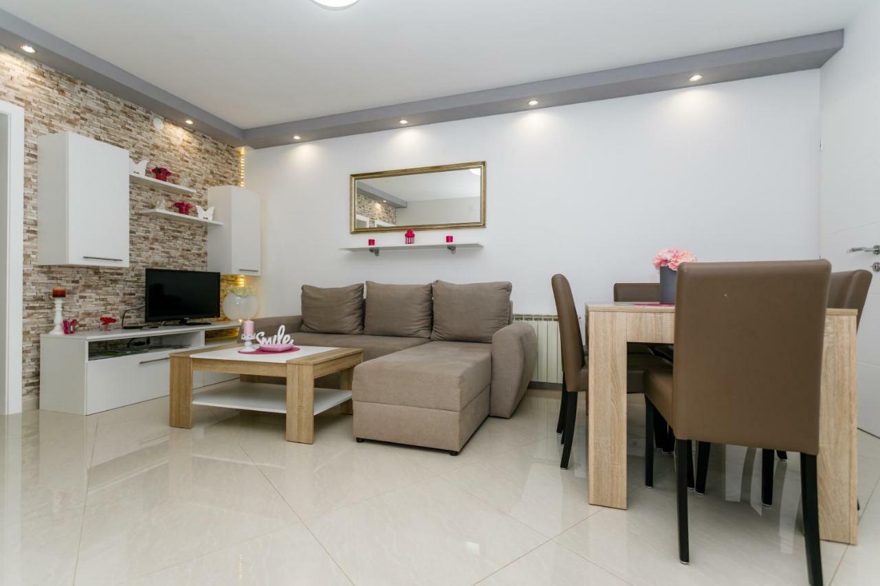 Apartman Brajutovci 26 Kornić Kültér fotó